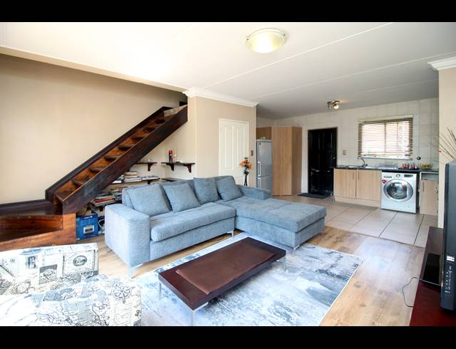 2 BEDROOM TOWNHOUSE FOR SALE IN NORTH RIDING